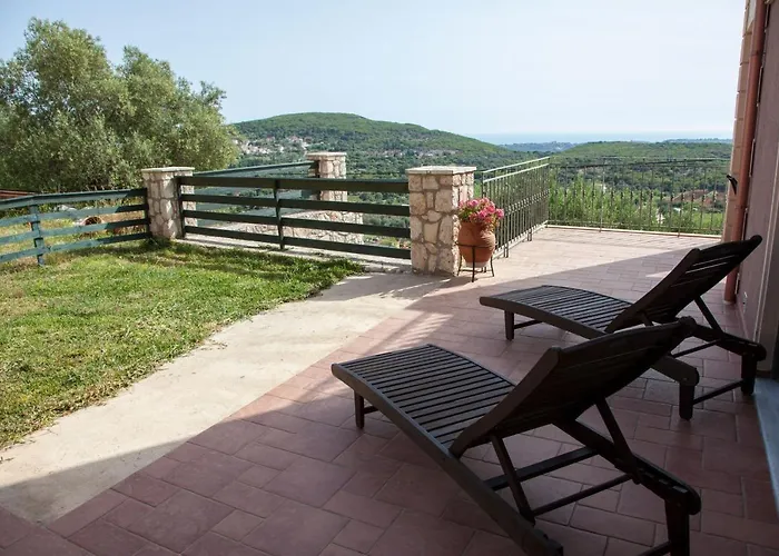 Tzanatos Villa Troianata